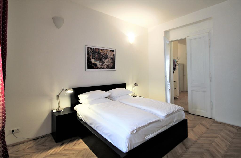 Residence Salvator - By Prague City Apartments Екстериор снимка